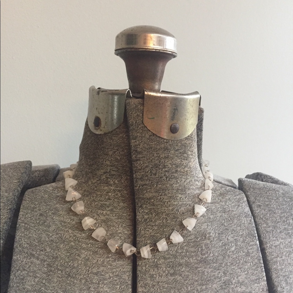 Pretty vintage necklace, white rock like stones